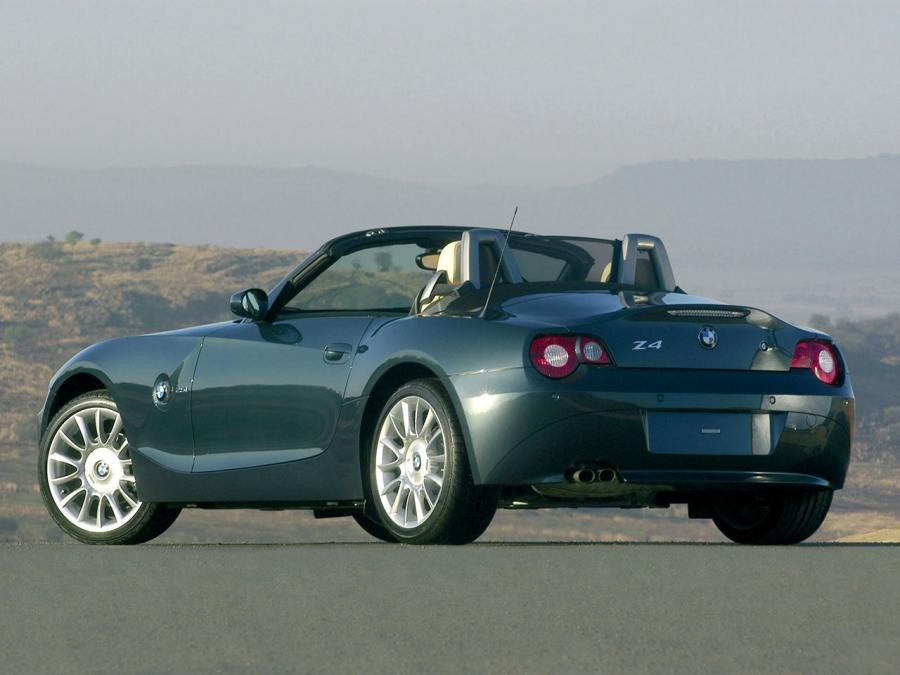  BMW Z4 Roadster Individual 2004 года  (фото 10 из 17)